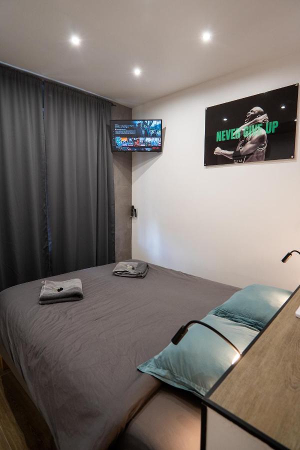 Capsule Wellness - Sauna - Balneo - Machine De Sport Privatif - Ps5 - 2 Chambres Valenciennes Luaran gambar