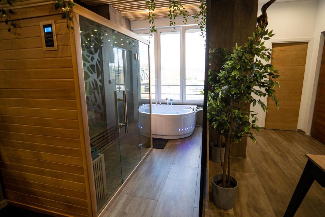 Capsule Wellness - Sauna - Balneo - Machine De Sport Privatif - Ps5 - 2 Chambres Valenciennes Luaran gambar